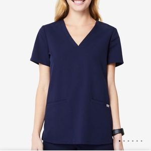 Figs casma three pocket scrub top